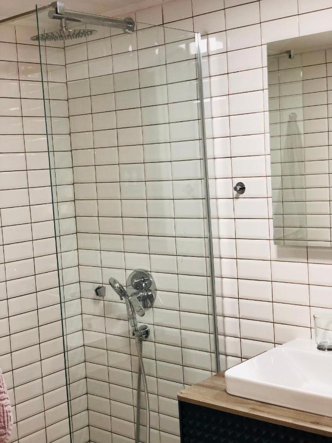 Seayou!***Charming 1-Bedroom Rental Unit In The Old City Center Of Đảo Cres Ngoại thất bức ảnh