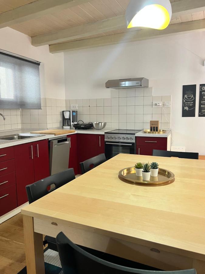 Seayou!***Charming 1-Bedroom Rental Unit In The Old City Center Of Đảo Cres Ngoại thất bức ảnh