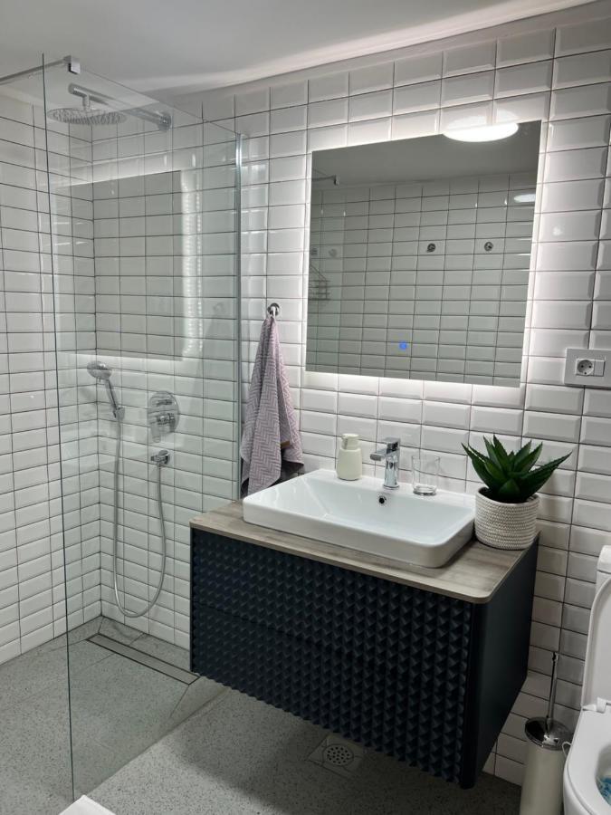Seayou!***Charming 1-Bedroom Rental Unit In The Old City Center Of Đảo Cres Ngoại thất bức ảnh